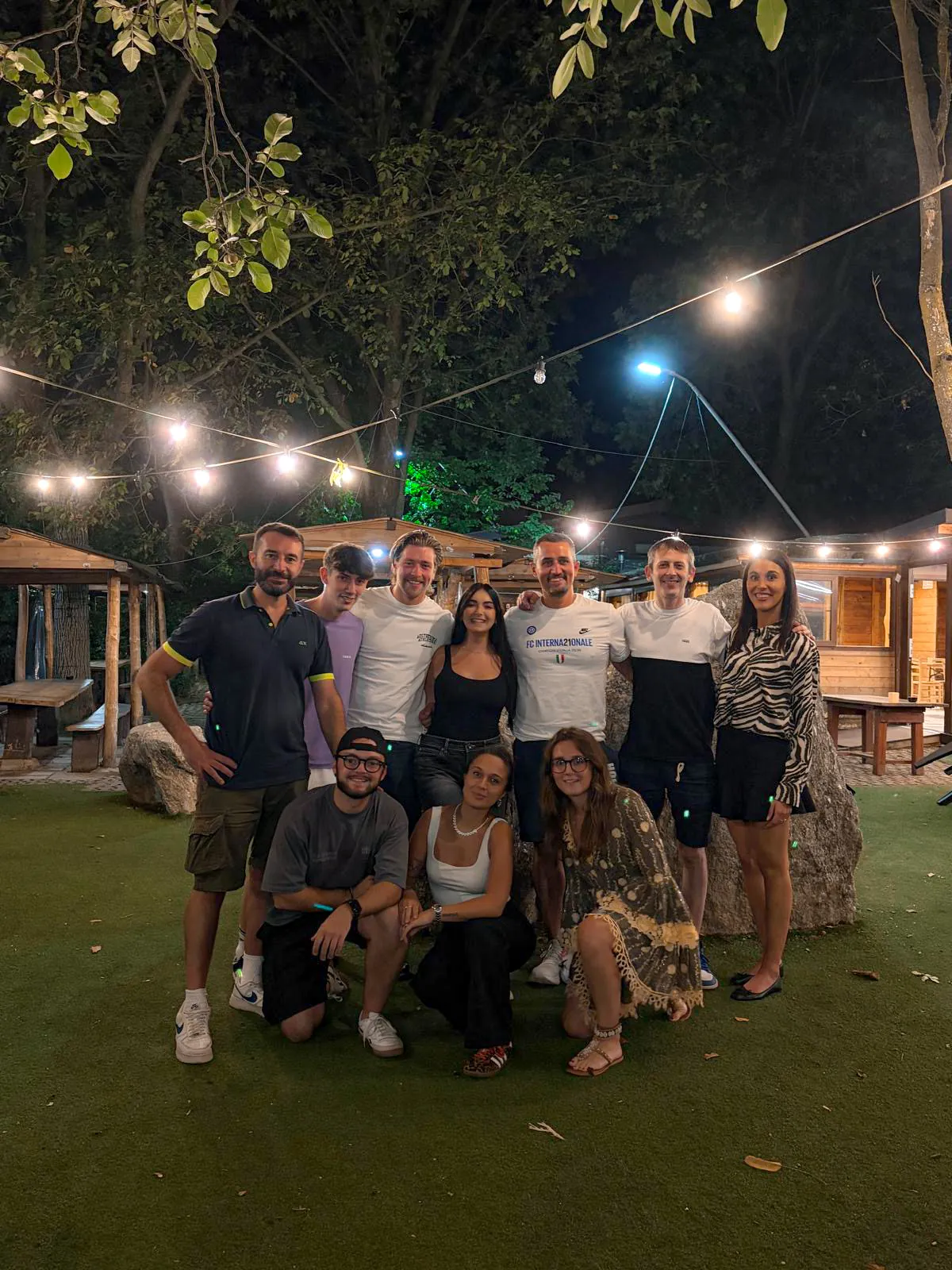 Lo staff della Baracca nel giardino